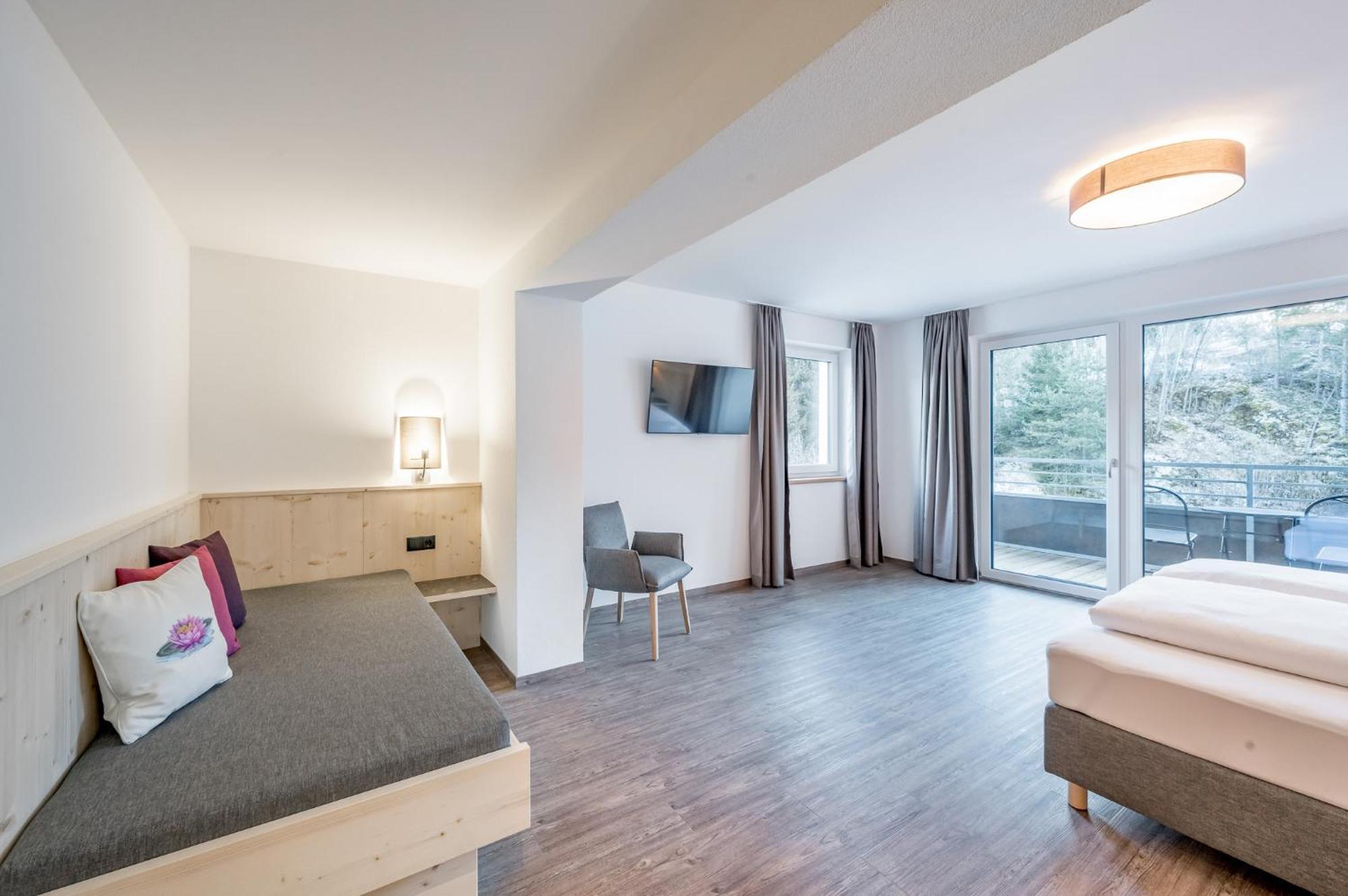 Seehueter'S Hotel Seerose Oetz Room photo
