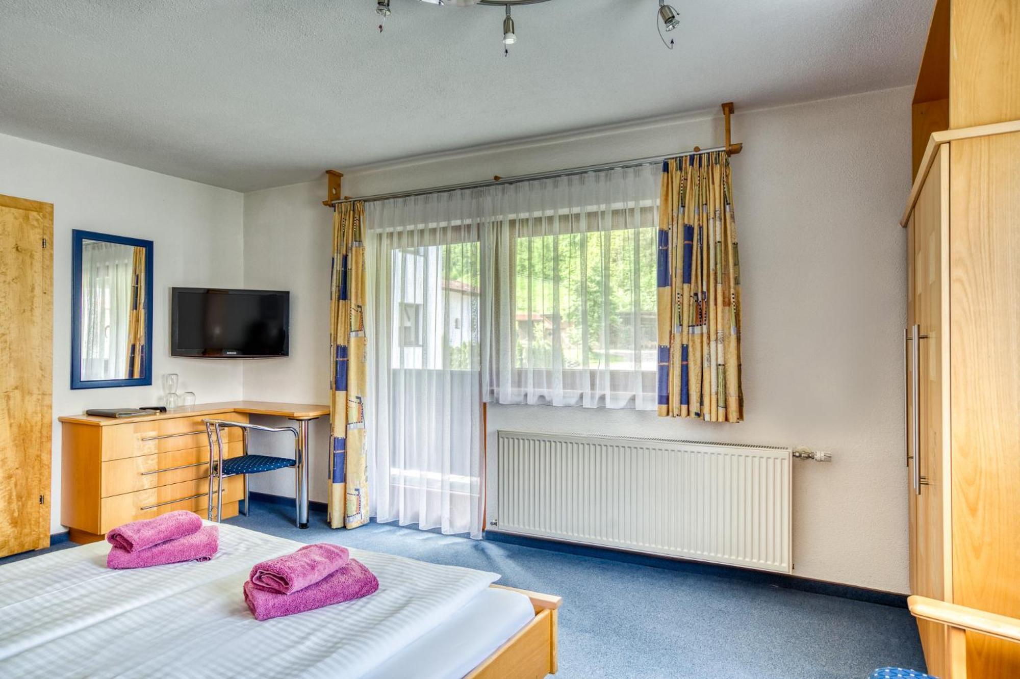 Seehueter'S Hotel Seerose Oetz Room photo